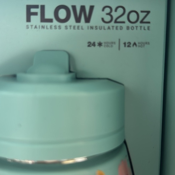 Blue Wild Flower HydraPeak 32 Oz - Picture 2 of 4